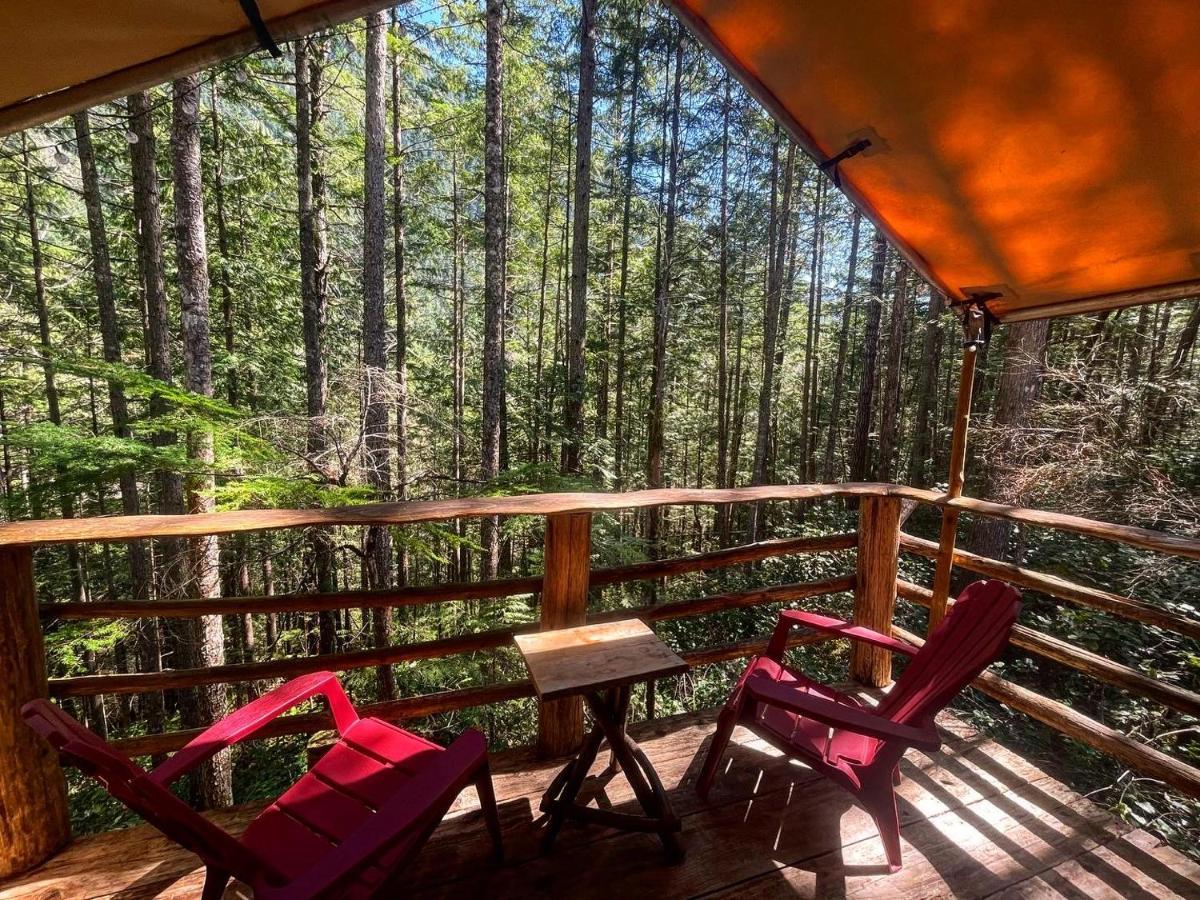 Ruby Lake Resort Madeira Park Exterior photo