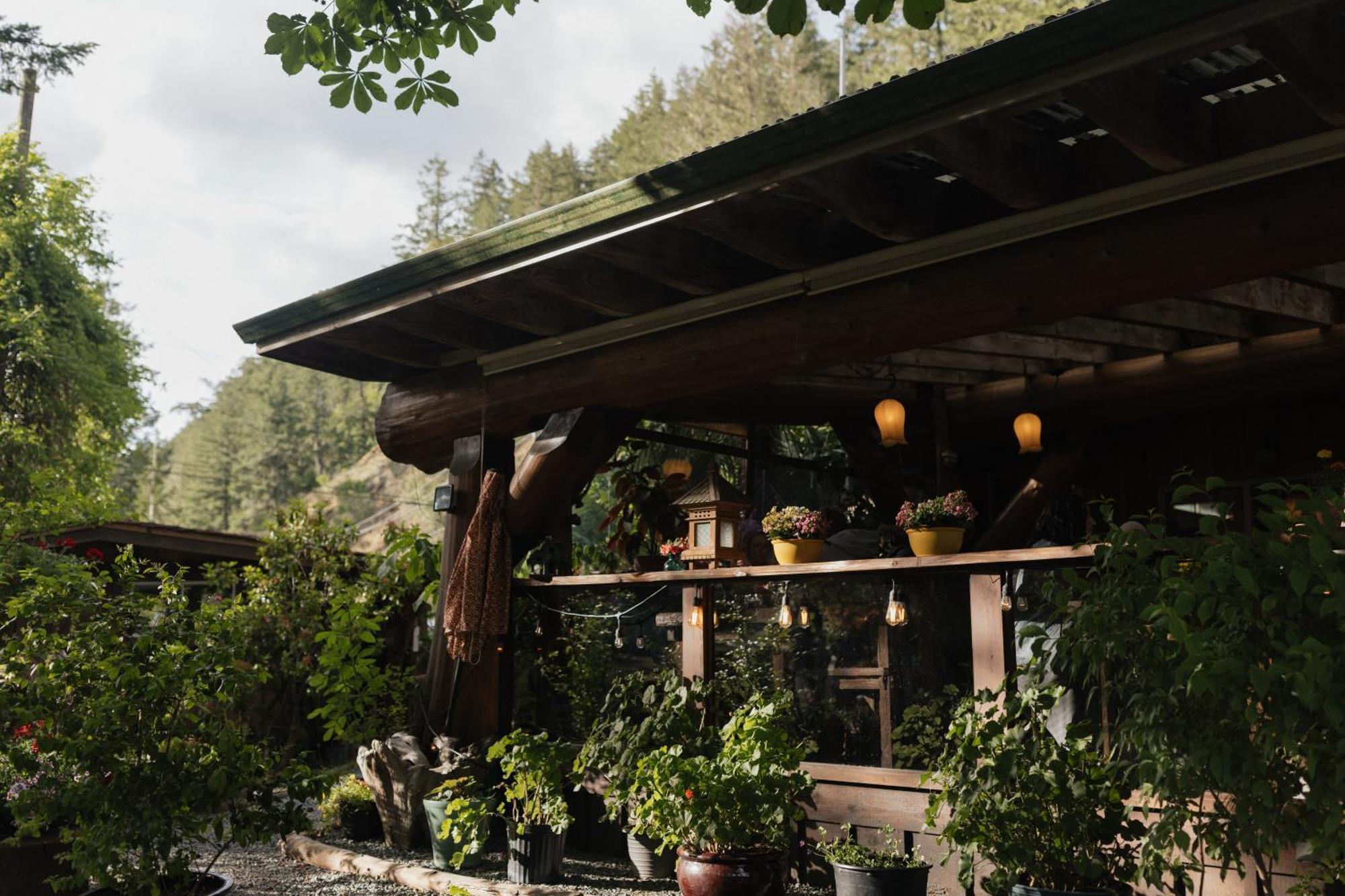 Ruby Lake Resort Madeira Park Exterior photo