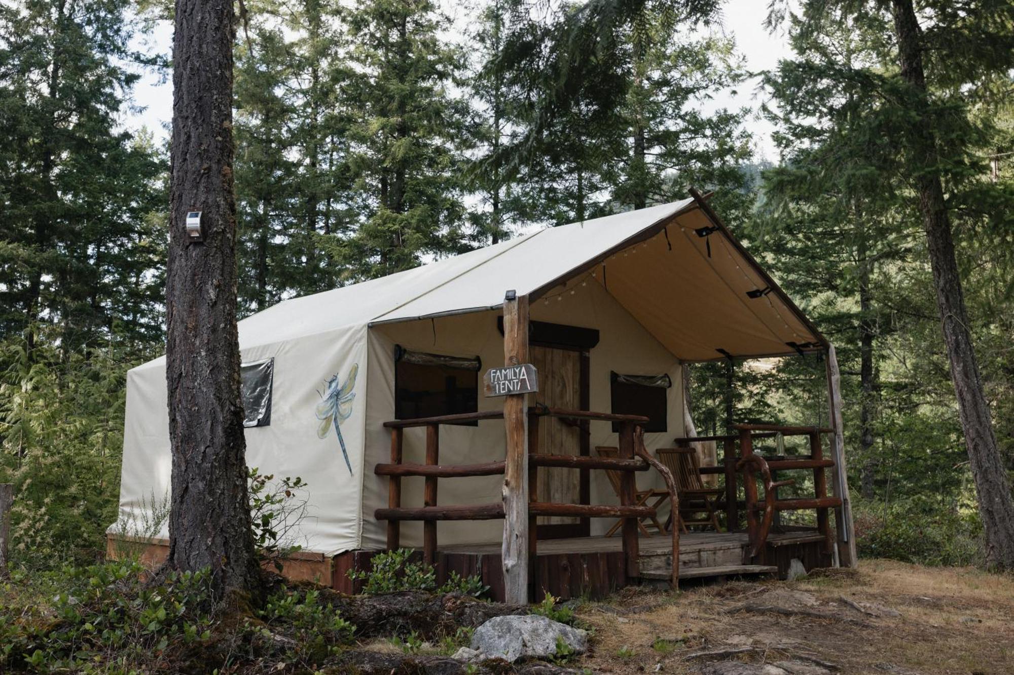 Ruby Lake Resort Madeira Park Exterior photo
