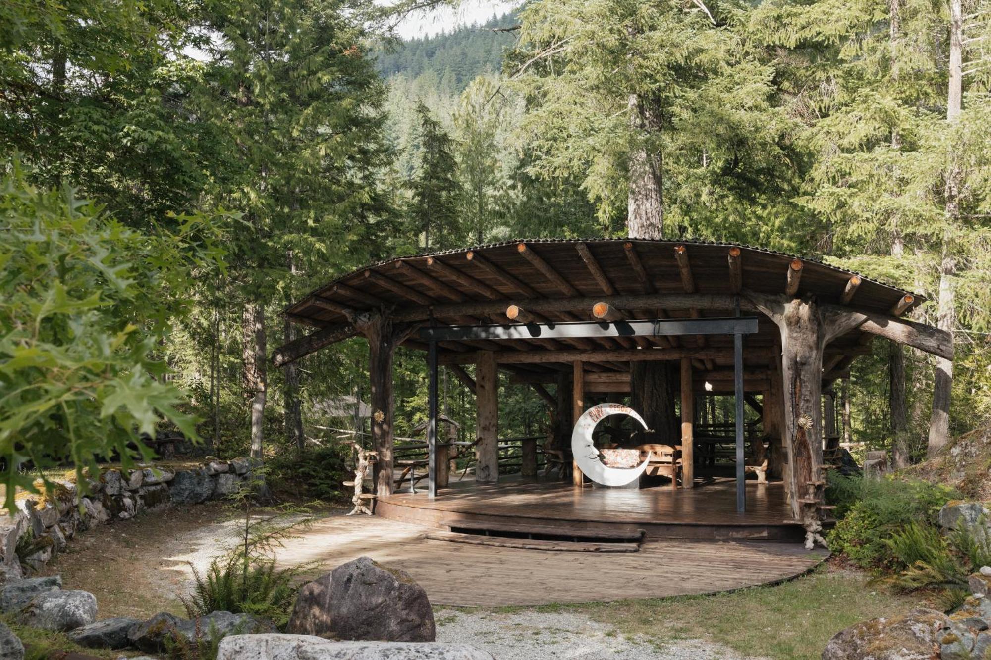 Ruby Lake Resort Madeira Park Exterior photo