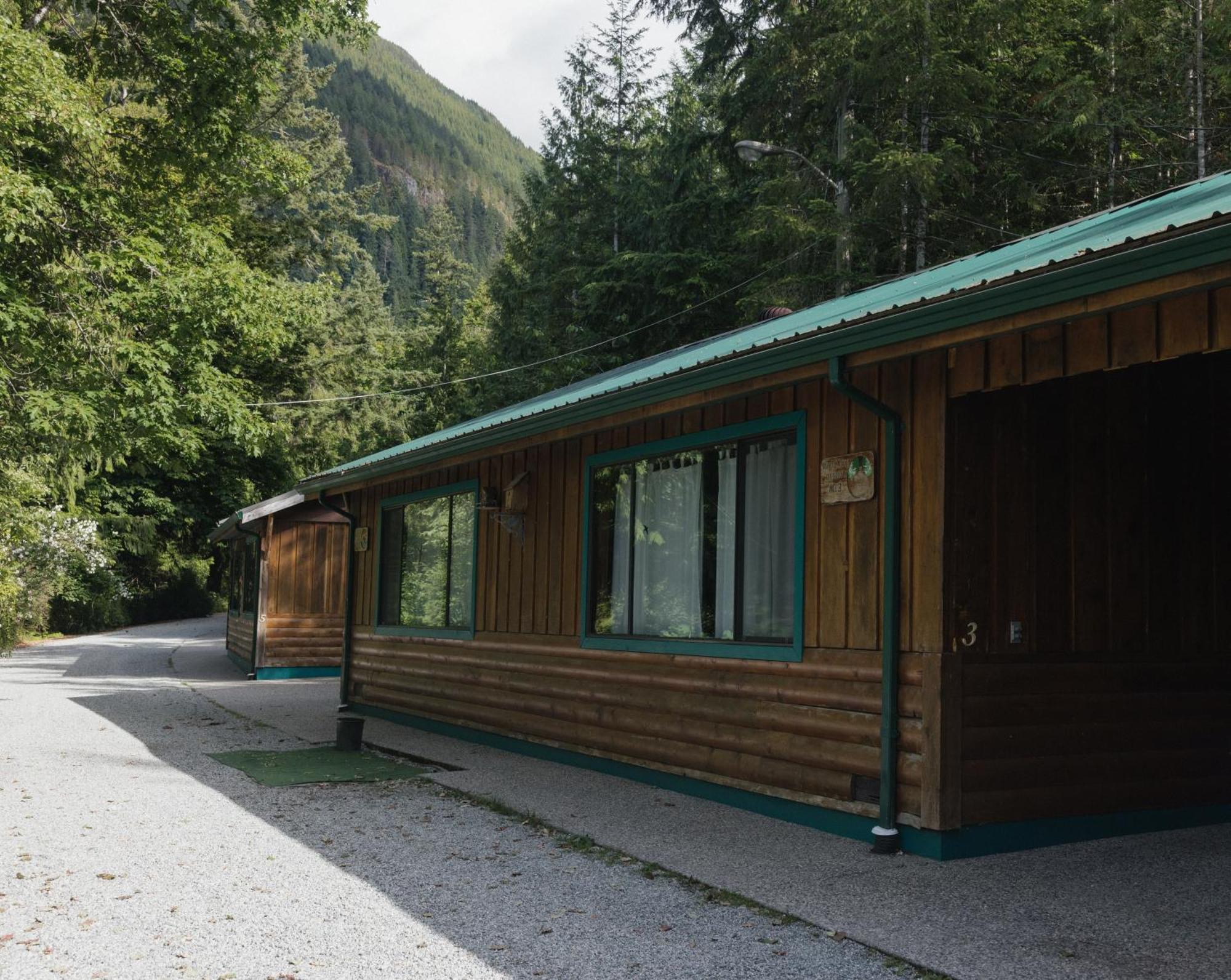 Ruby Lake Resort Madeira Park Exterior photo